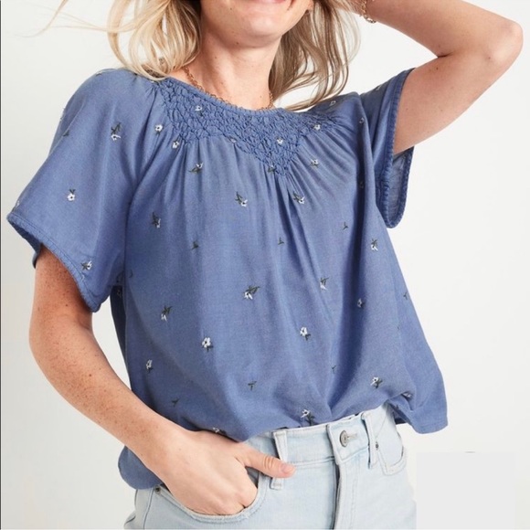 Old navy top - Picture 4 of 6